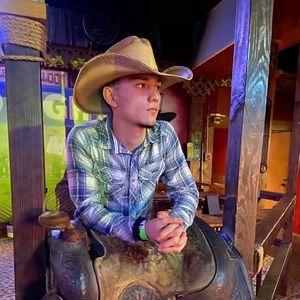 Meet your Posher, Noe